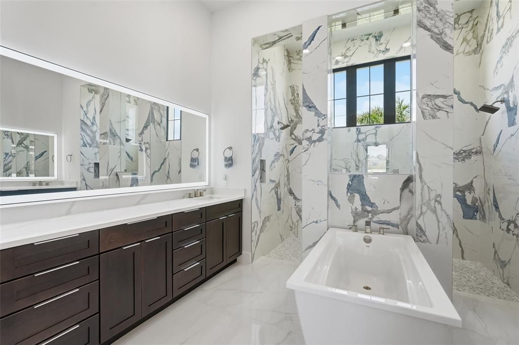 For Sale: $1,350,000 (3 beds, 3 baths, 2653 Square Feet)