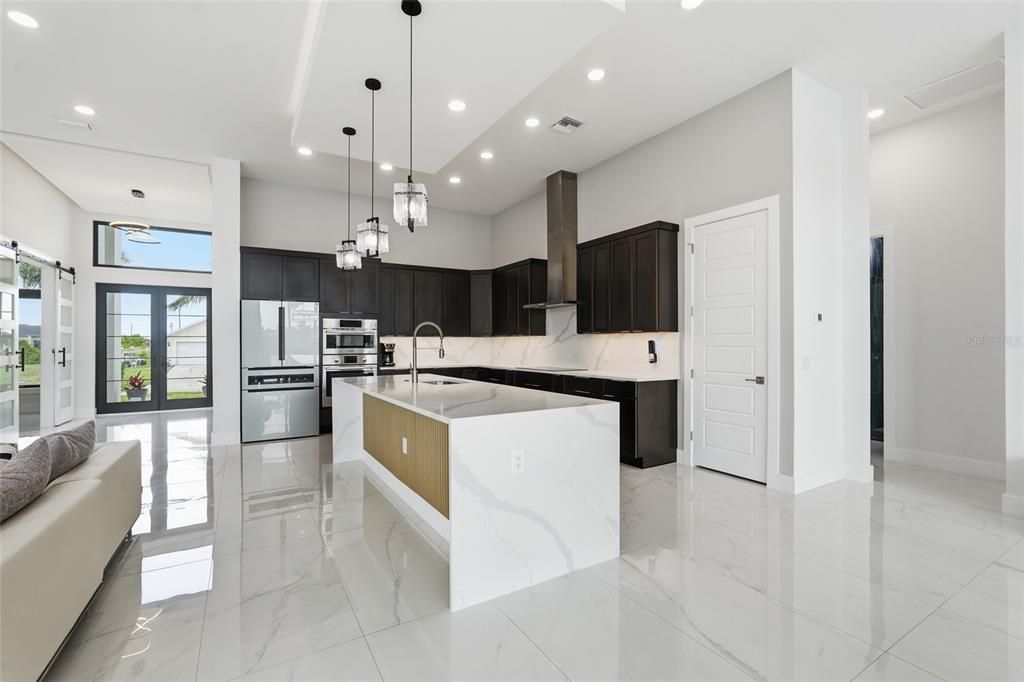 For Sale: $1,350,000 (3 beds, 3 baths, 2653 Square Feet)