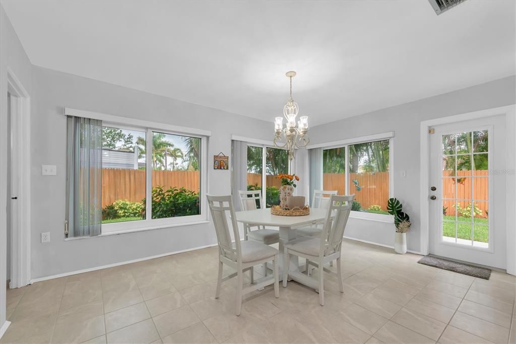 For Sale: $499,000 (2 beds, 1 baths, 1167 Square Feet)