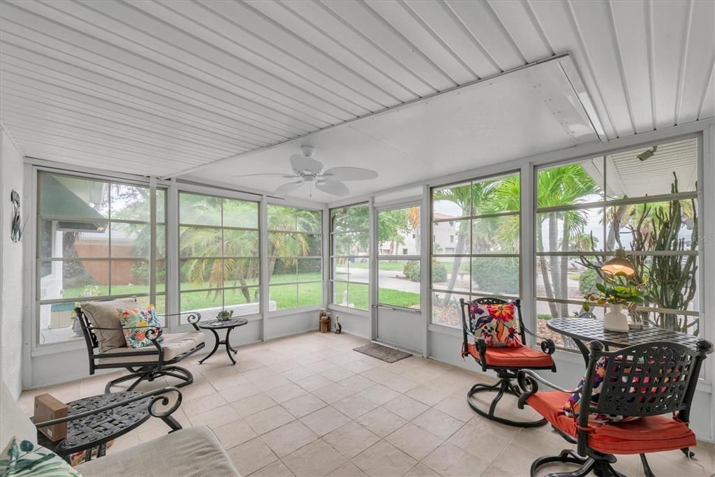 For Sale: $499,000 (2 beds, 1 baths, 1167 Square Feet)