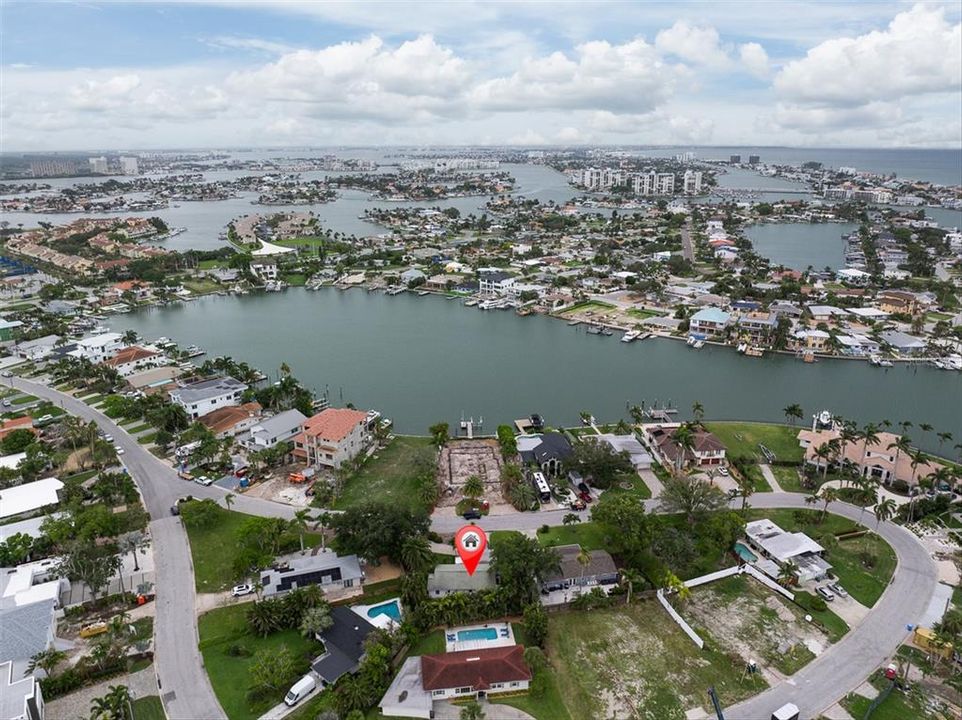 For Sale: $499,000 (2 beds, 1 baths, 1167 Square Feet)