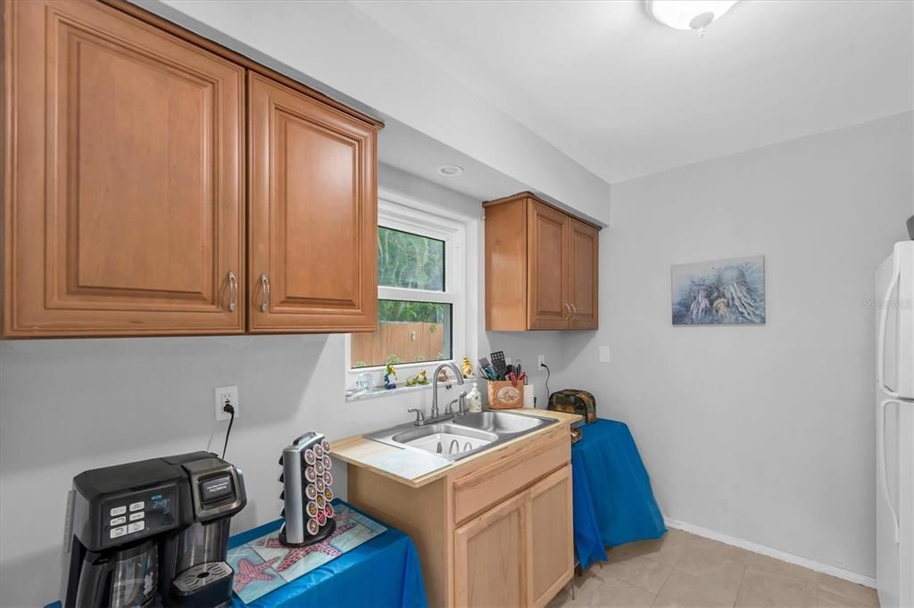 For Sale: $499,000 (2 beds, 1 baths, 1167 Square Feet)