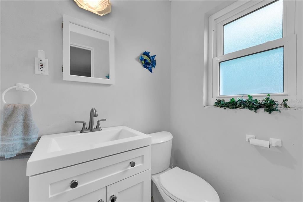 For Sale: $499,000 (2 beds, 1 baths, 1167 Square Feet)