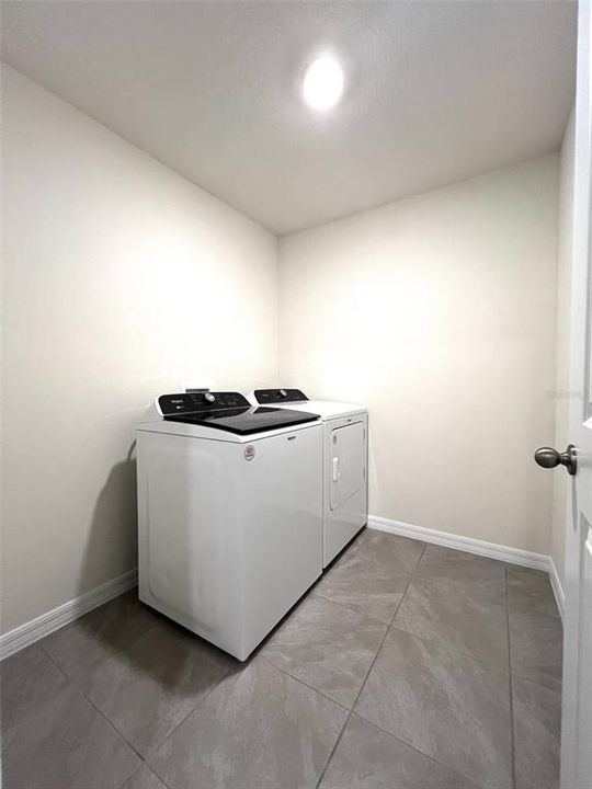 En Renta: $2,350 (4 camas, 2 baños, 2319 Pies cuadrados)
