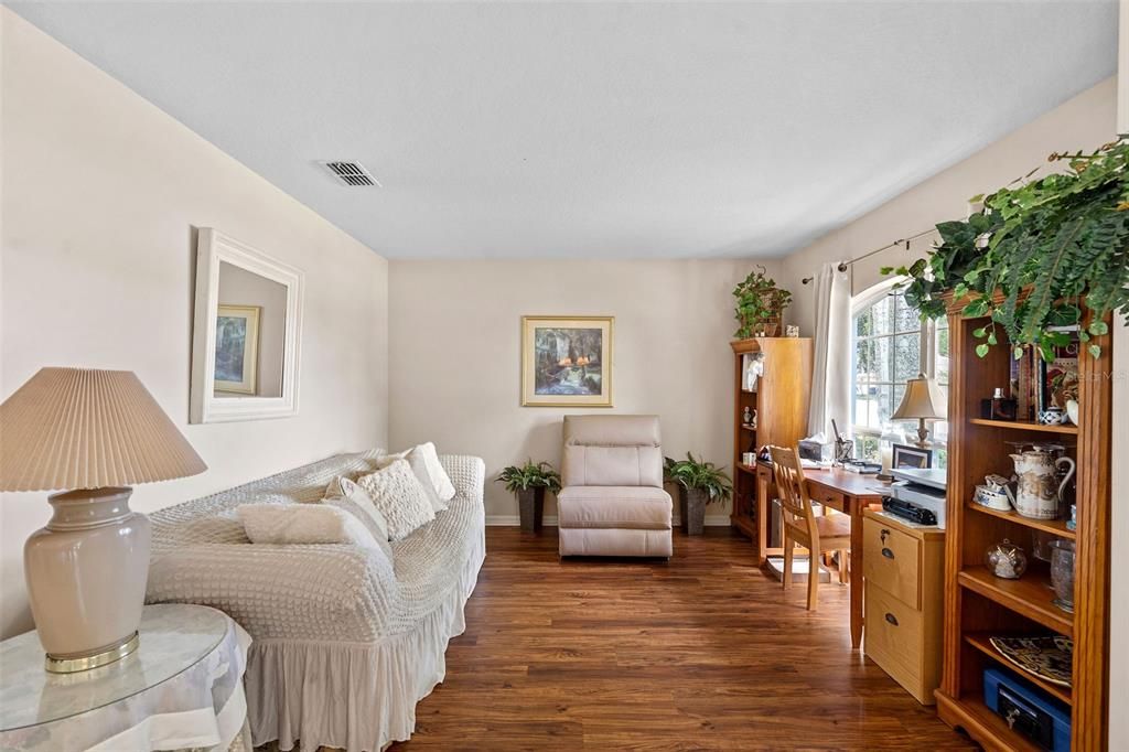 Active With Contract: $369,000 (3 beds, 2 baths, 1790 Square Feet)