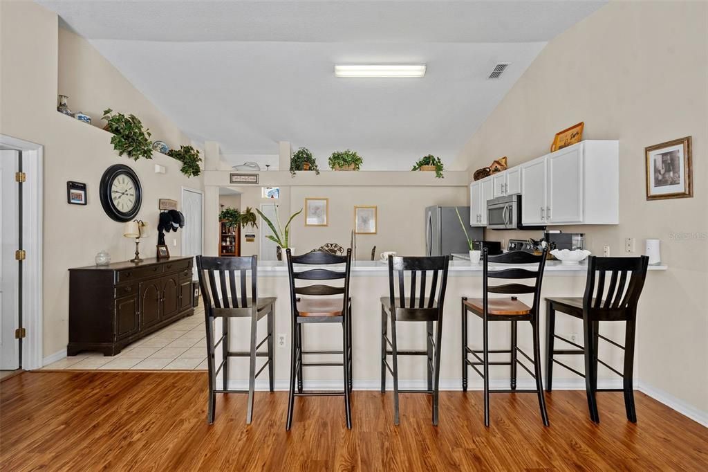 Active With Contract: $369,000 (3 beds, 2 baths, 1790 Square Feet)
