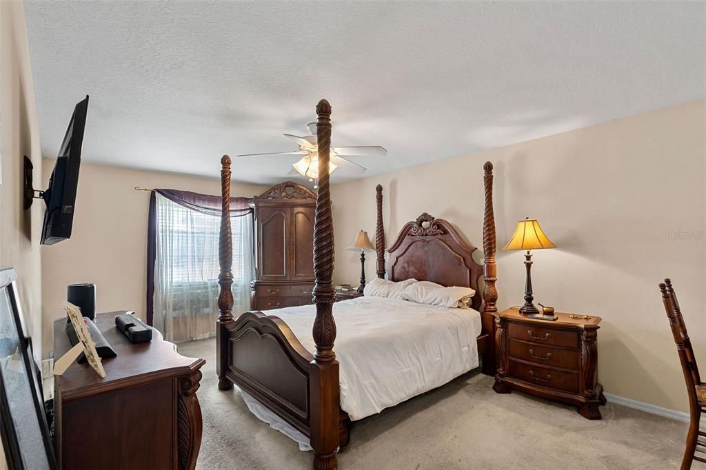 Active With Contract: $369,000 (3 beds, 2 baths, 1790 Square Feet)