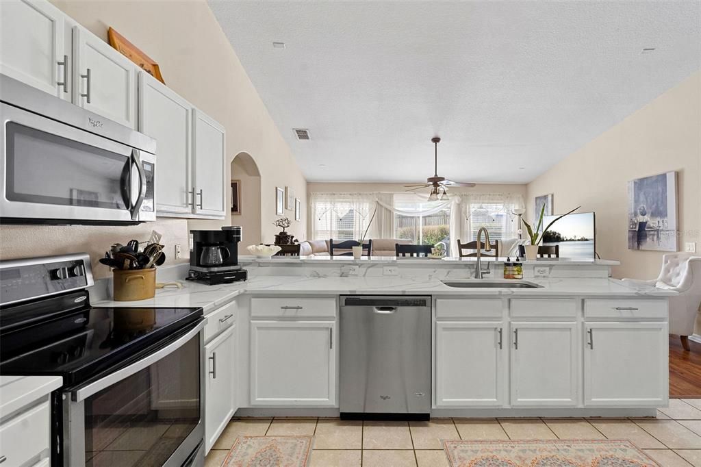 Active With Contract: $369,000 (3 beds, 2 baths, 1790 Square Feet)
