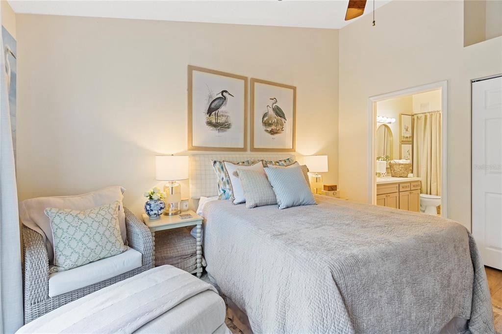For Sale: $239,900 (2 beds, 2 baths, 1210 Square Feet)