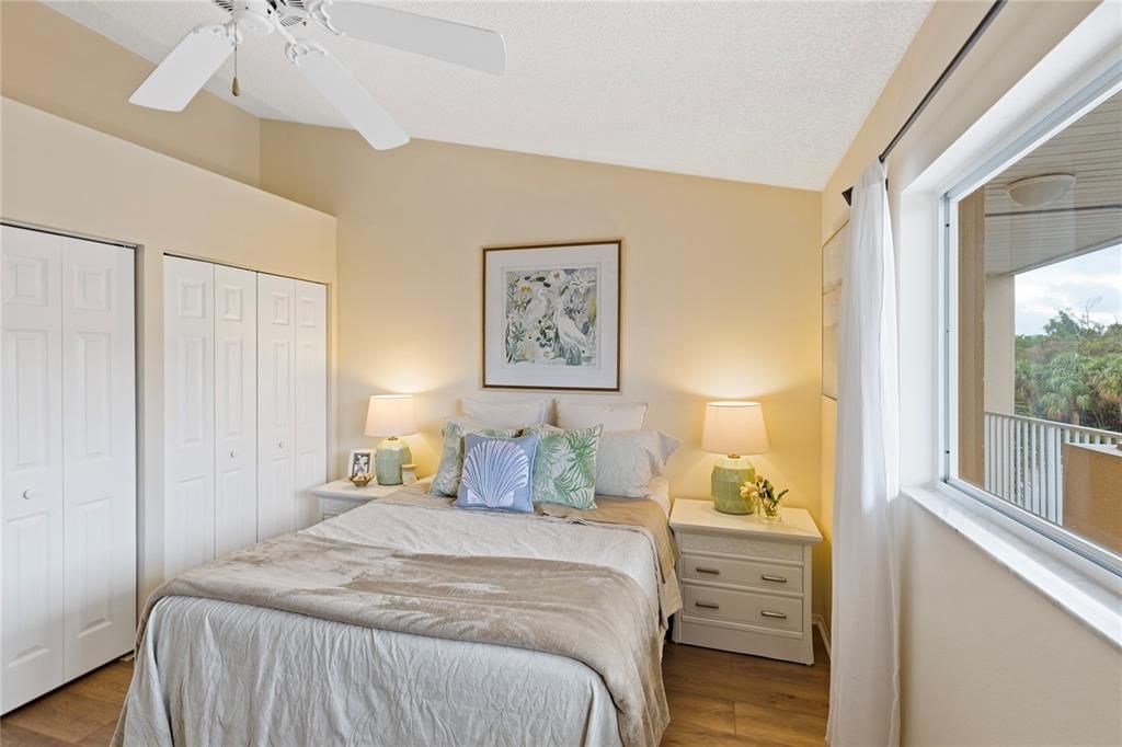 For Sale: $239,900 (2 beds, 2 baths, 1210 Square Feet)