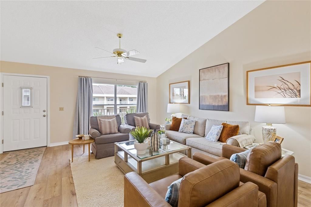 For Sale: $239,900 (2 beds, 2 baths, 1210 Square Feet)