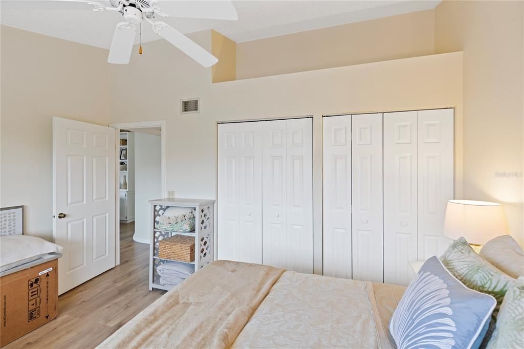 For Sale: $239,900 (2 beds, 2 baths, 1210 Square Feet)