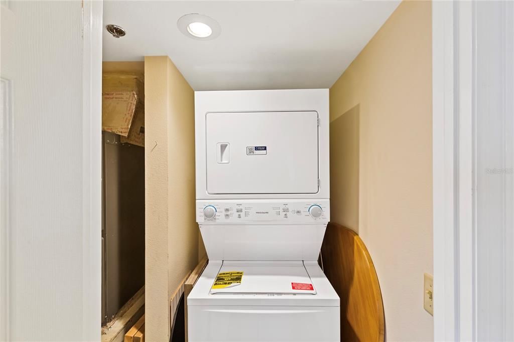 For Sale: $239,900 (2 beds, 2 baths, 1210 Square Feet)
