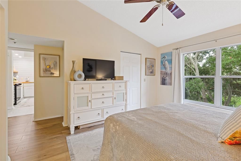 For Sale: $239,900 (2 beds, 2 baths, 1210 Square Feet)