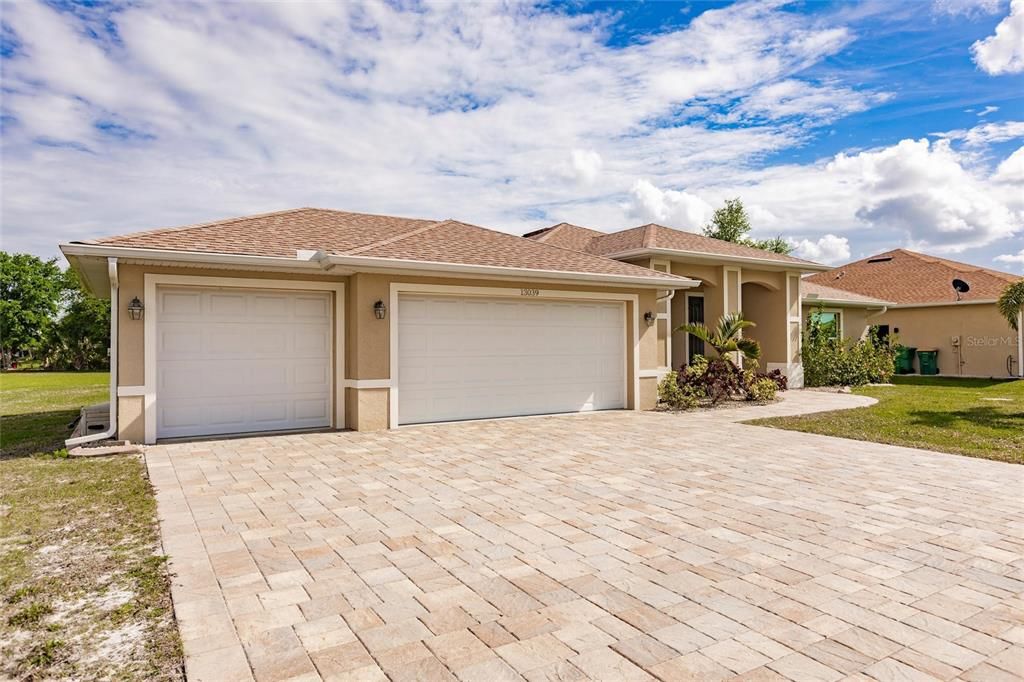 На продажу: $434,900 (3 спален, 2 ванн, 1601 Квадратных фут)