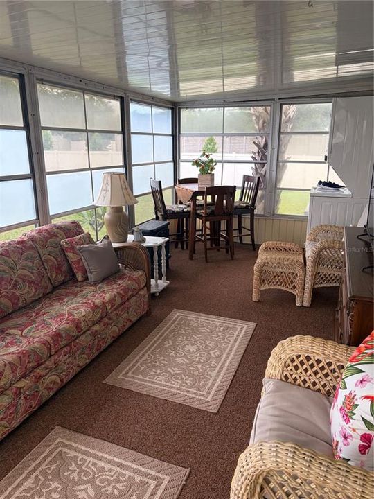 For Sale: $129,900 (2 beds, 2 baths, 732 Square Feet)