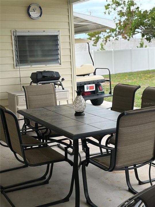 For Sale: $129,900 (2 beds, 2 baths, 732 Square Feet)
