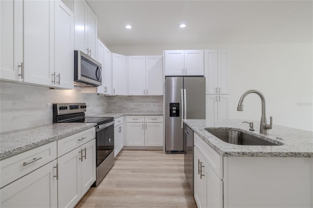 For Rent: $1,700 (3 beds, 2 baths, 1209 Square Feet)