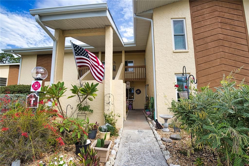 На продажу: $119,000 (2 спален, 2 ванн, 1409 Квадратных фут)
