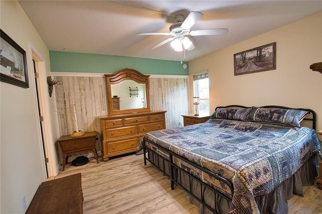 На продажу: $119,000 (2 спален, 2 ванн, 1409 Квадратных фут)