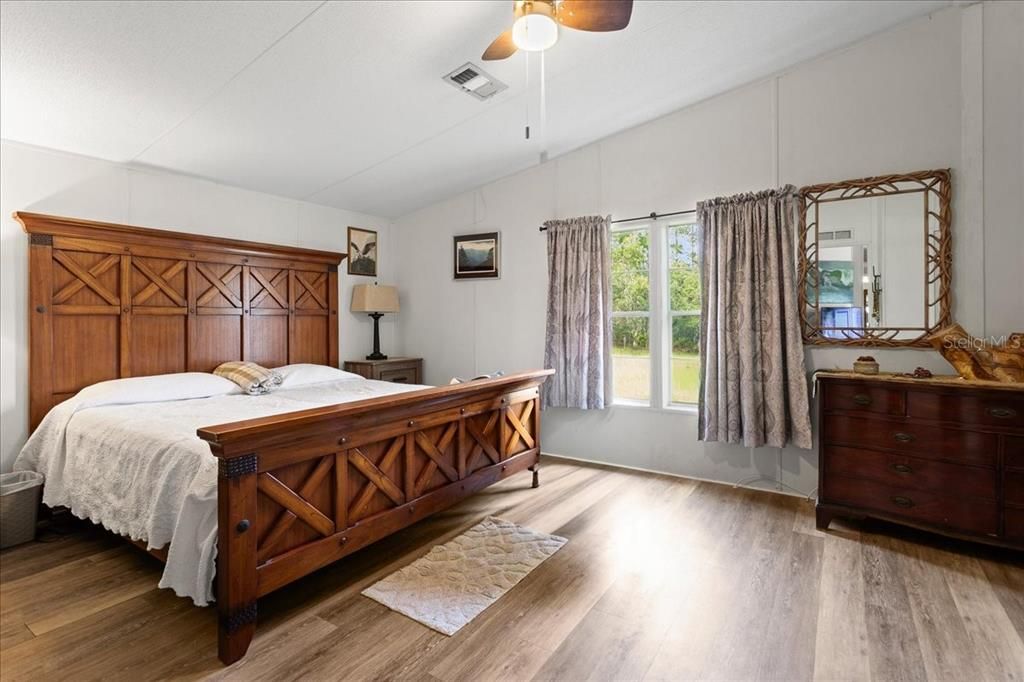For Sale: $315,000 (4 beds, 2 baths, 2280 Square Feet)