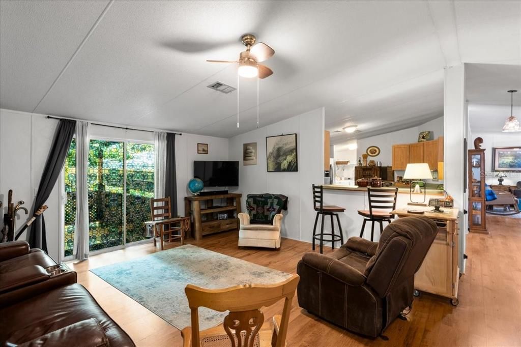 For Sale: $315,000 (4 beds, 2 baths, 2280 Square Feet)
