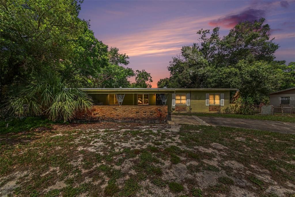 For Sale: $260,000 (4 beds, 2 baths, 1404 Square Feet)