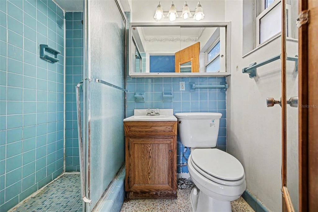 For Sale: $260,000 (4 beds, 2 baths, 1404 Square Feet)