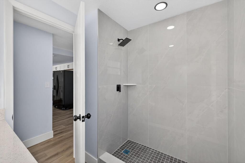 На продажу: $264,999 (3 спален, 2 ванн, 1570 Квадратных фут)