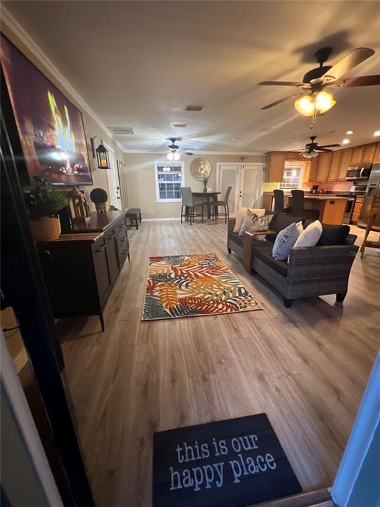 En Venta: $325,000 (2 camas, 2 baños, 1300 Pies cuadrados)