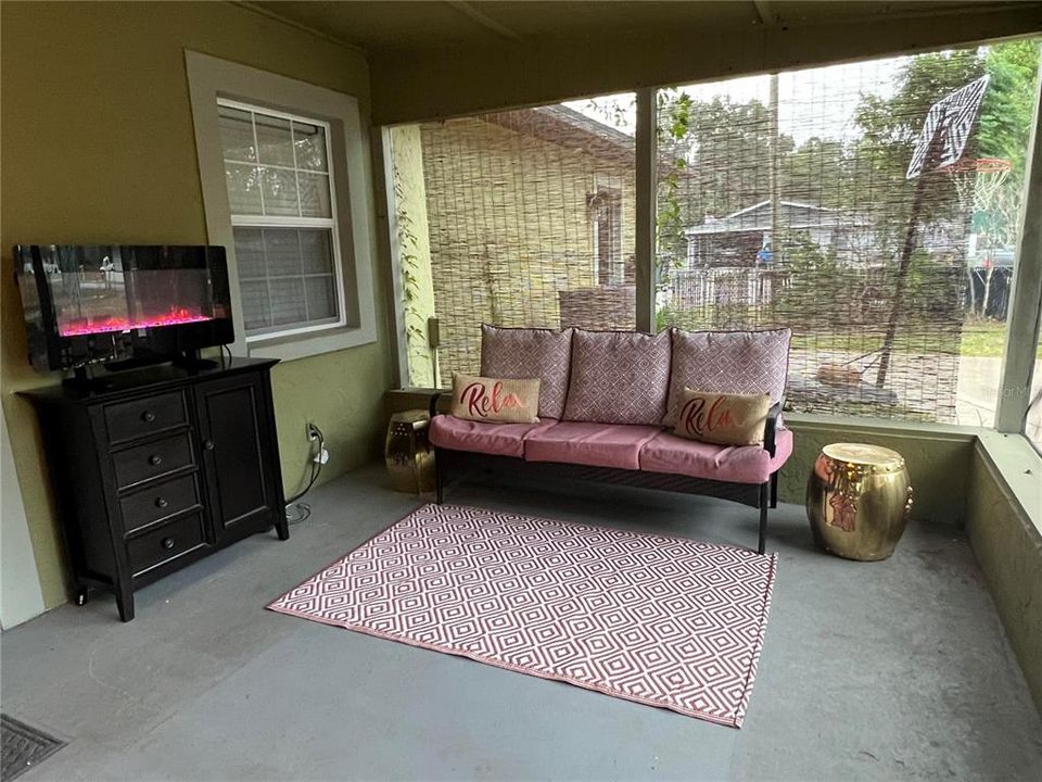 En Venta: $325,000 (2 camas, 2 baños, 1300 Pies cuadrados)