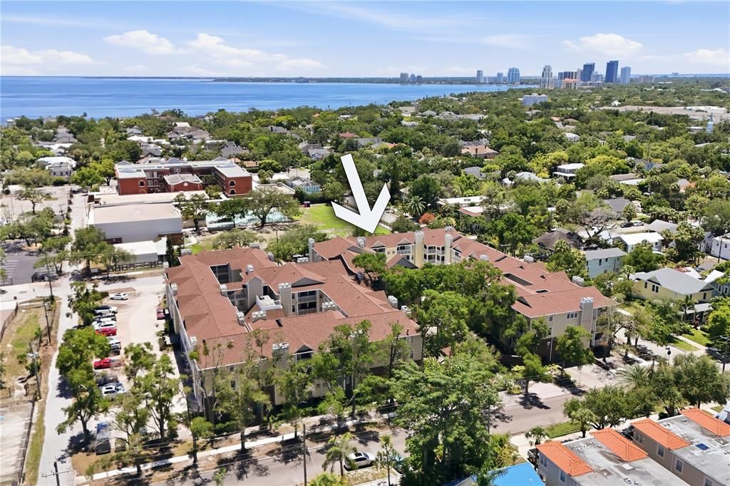 For Sale: $160,000 (1 beds, 1 baths, 631 Square Feet)