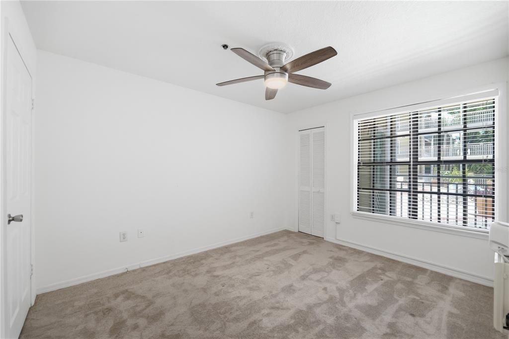 For Sale: $160,000 (1 beds, 1 baths, 631 Square Feet)