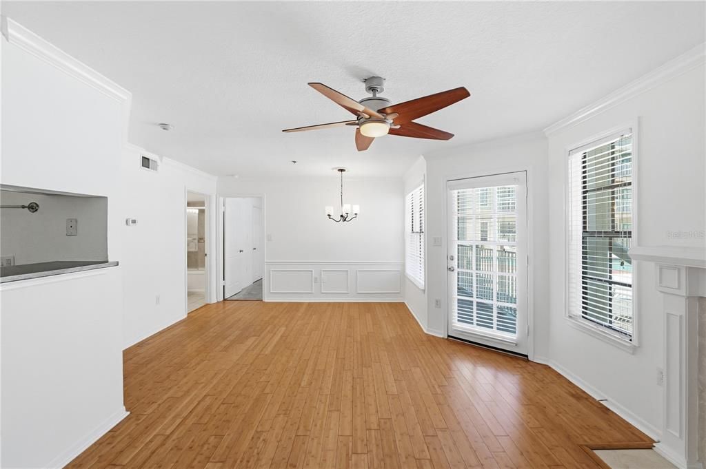 For Sale: $160,000 (1 beds, 1 baths, 631 Square Feet)