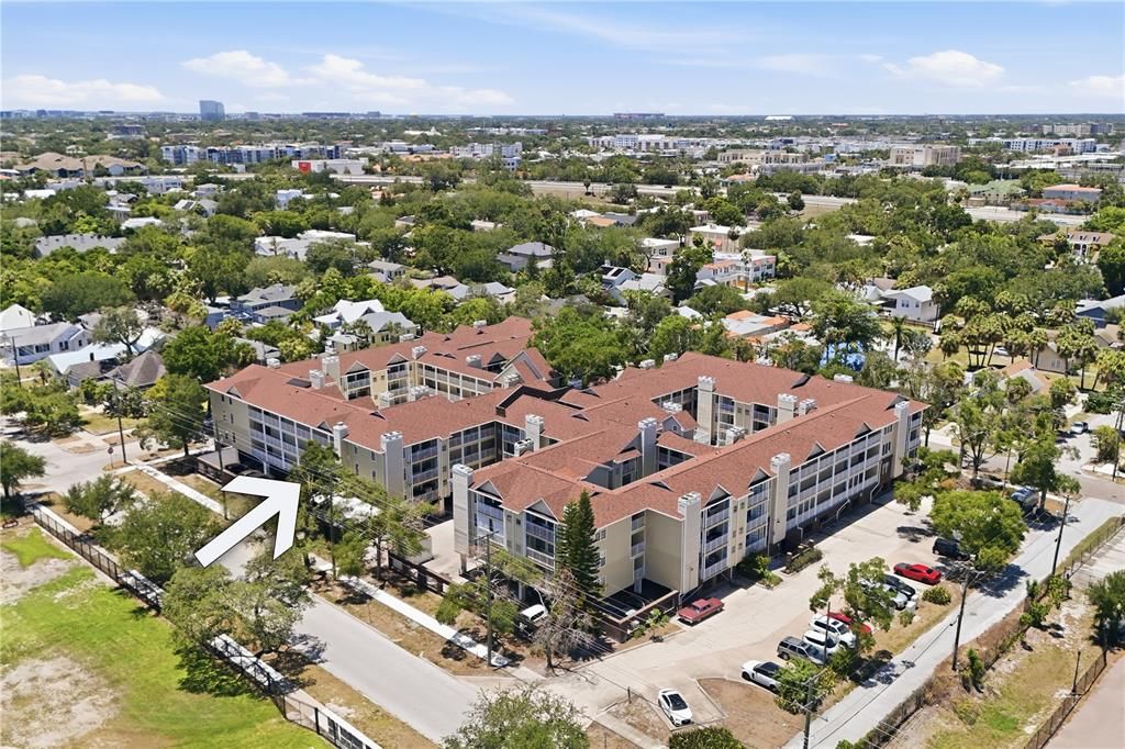 For Sale: $160,000 (1 beds, 1 baths, 631 Square Feet)