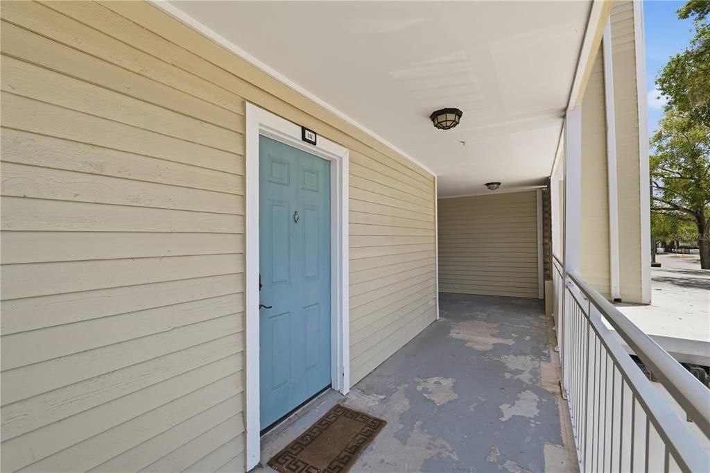 For Sale: $160,000 (1 beds, 1 baths, 631 Square Feet)