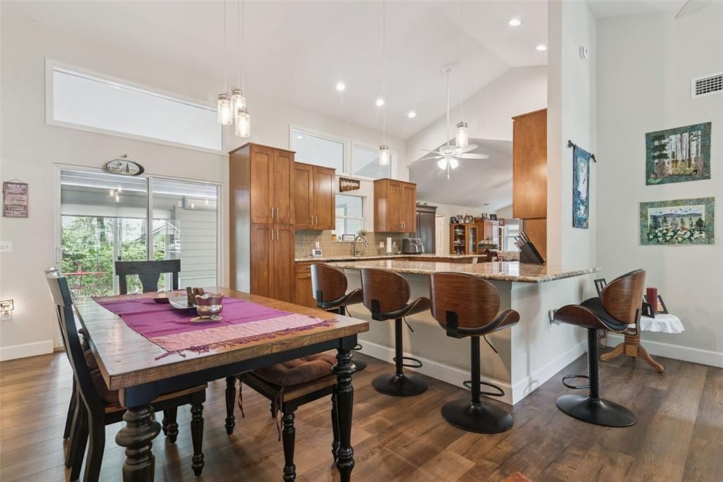 En Venta: $495,000 (3 camas, 2 baños, 2111 Pies cuadrados)