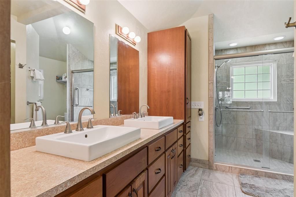En Venta: $495,000 (3 camas, 2 baños, 2111 Pies cuadrados)