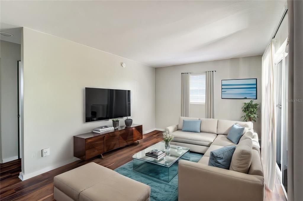 For Rent: $850 (2 beds, 1 baths, 543 Square Feet)