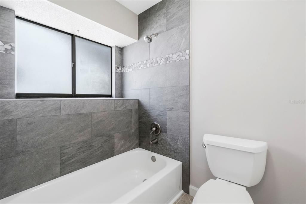 Activo con contrato: $490,000 (3 camas, 2 baños, 1770 Pies cuadrados)