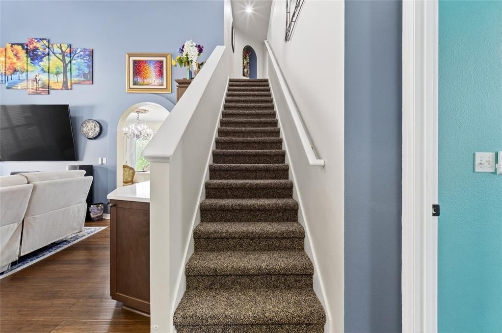 En Venta: $435,000 (4 camas, 2 baños, 2799 Pies cuadrados)