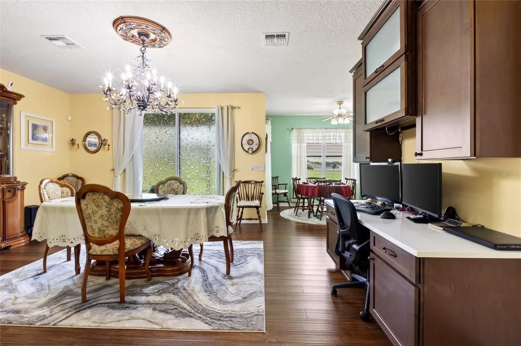 En Venta: $435,000 (4 camas, 2 baños, 2799 Pies cuadrados)