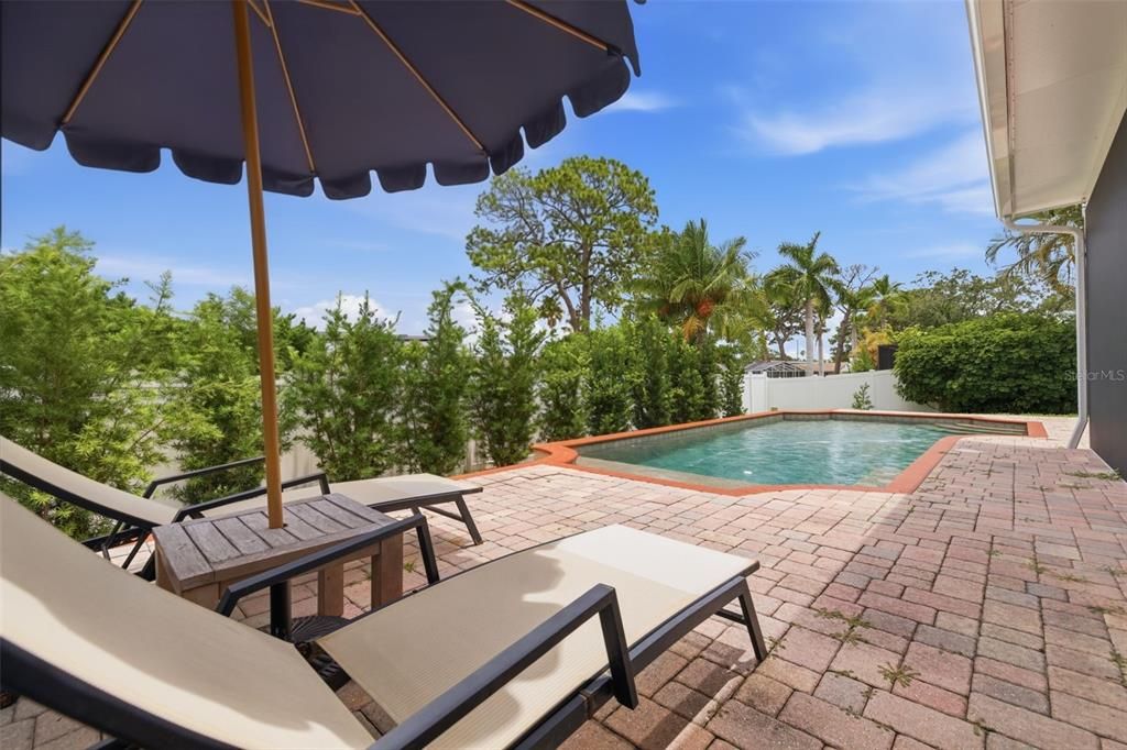 En Venta: $539,900 (3 camas, 2 baños, 1537 Pies cuadrados)