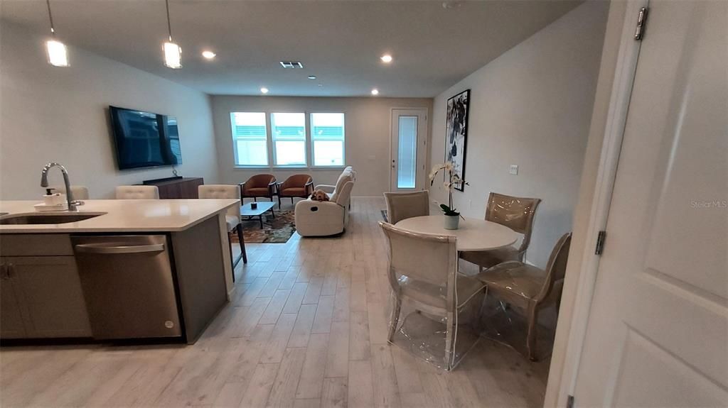 En Renta: $3,100 (4 camas, 3 baños, 1809 Pies cuadrados)