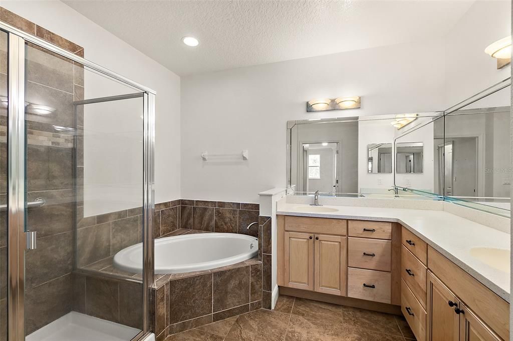 For Sale: $359,000 (3 beds, 2 baths, 1575 Square Feet)