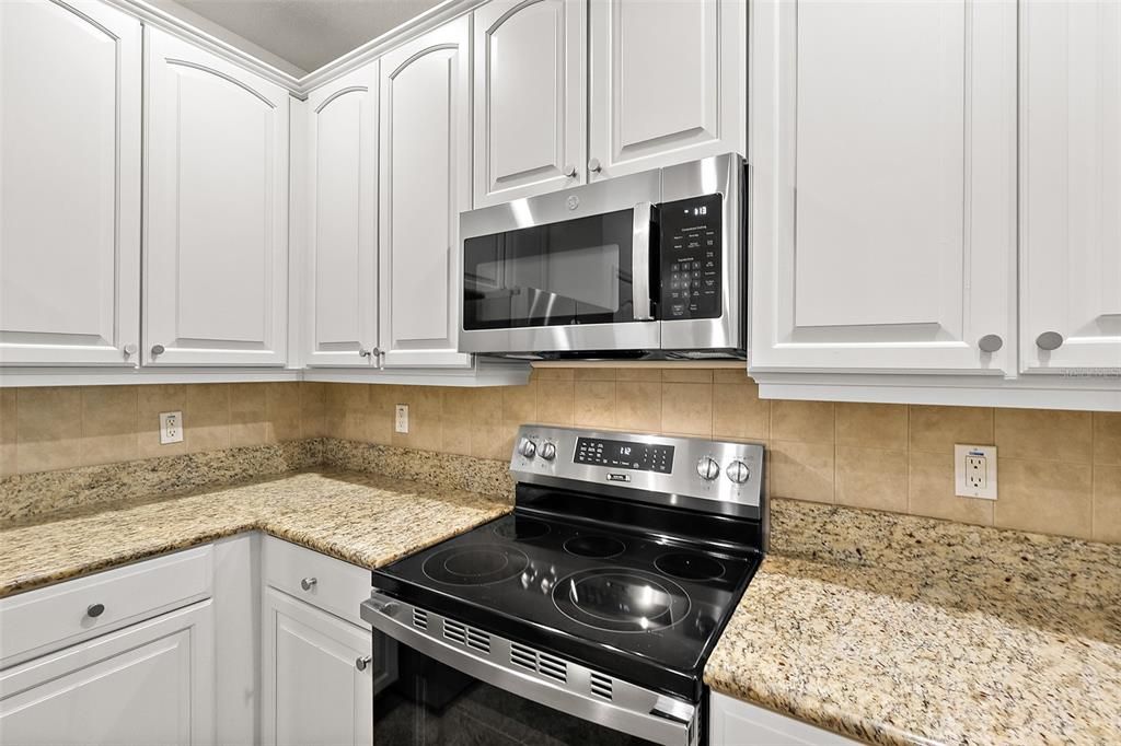 For Sale: $359,000 (3 beds, 2 baths, 1575 Square Feet)