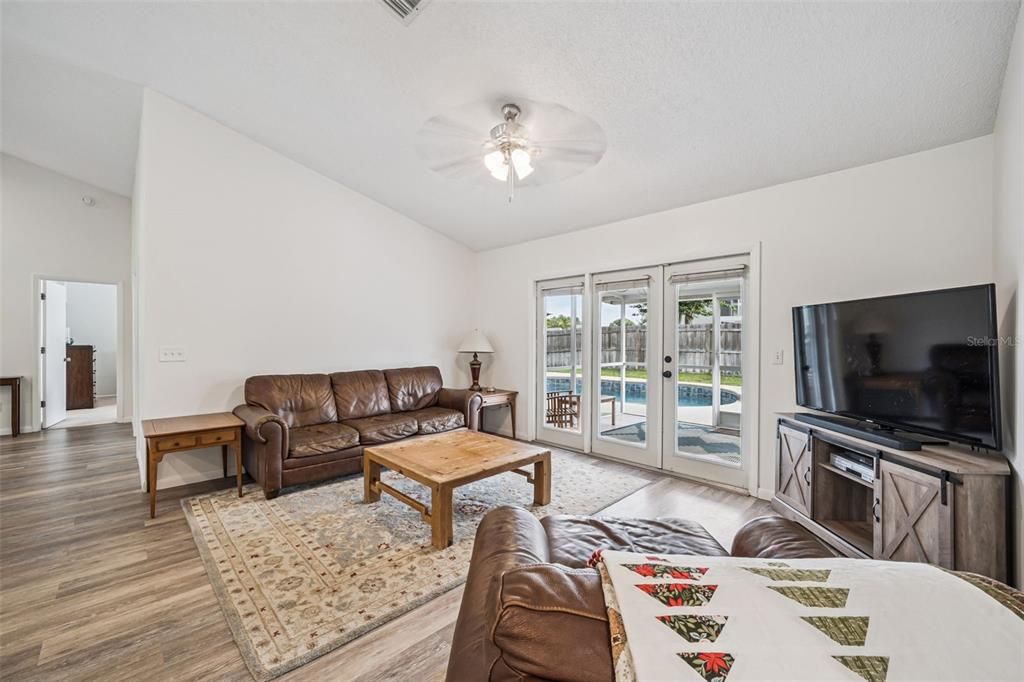 For Sale: $495,000 (4 beds, 2 baths, 1830 Square Feet)