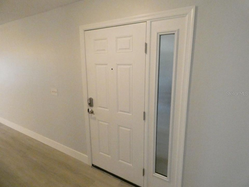 На продажу: $239,000 (2 спален, 2 ванн, 1105 Квадратных фут)