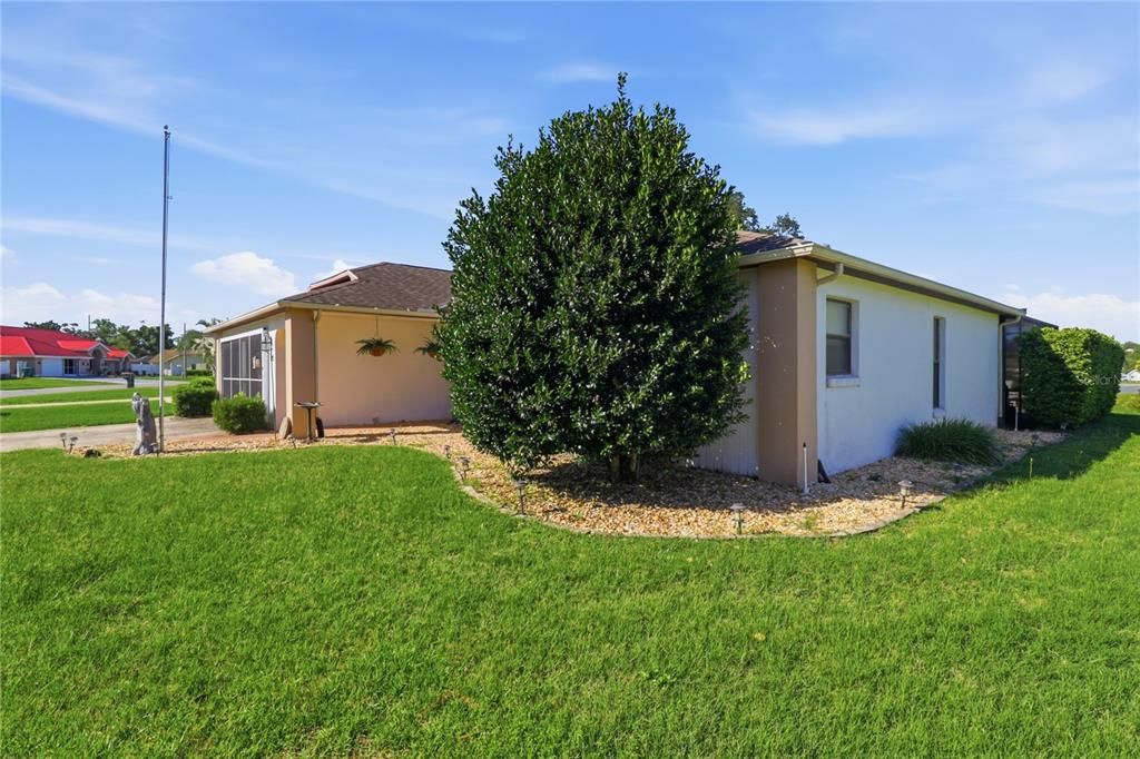 Active With Contract: $249,000 (3 beds, 2 baths, 1634 Square Feet)