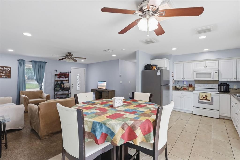 For Sale: $249,000 (3 beds, 1 baths, 1088 Square Feet)